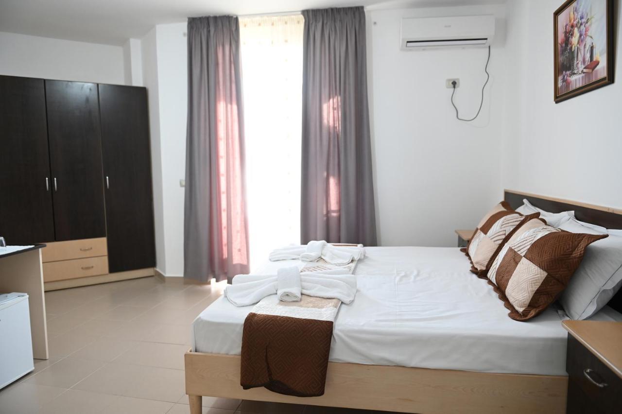 Vila Oxinn Kryemëdhej المظهر الخارجي الصورة