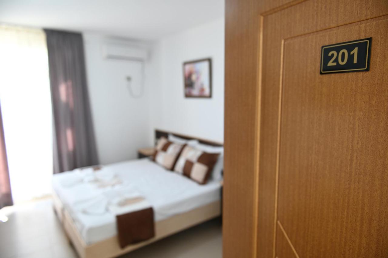 Vila Oxinn Kryemëdhej المظهر الخارجي الصورة